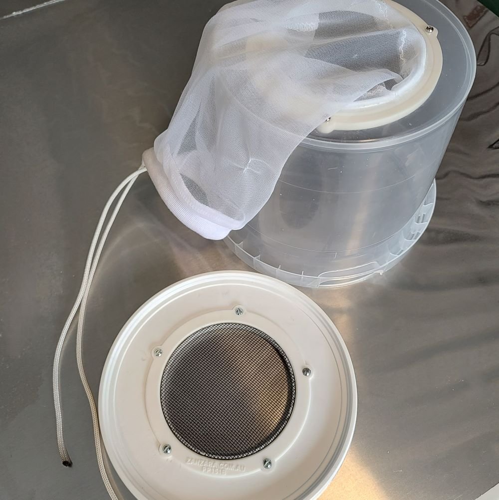 catch-bucket-and-lid_1000