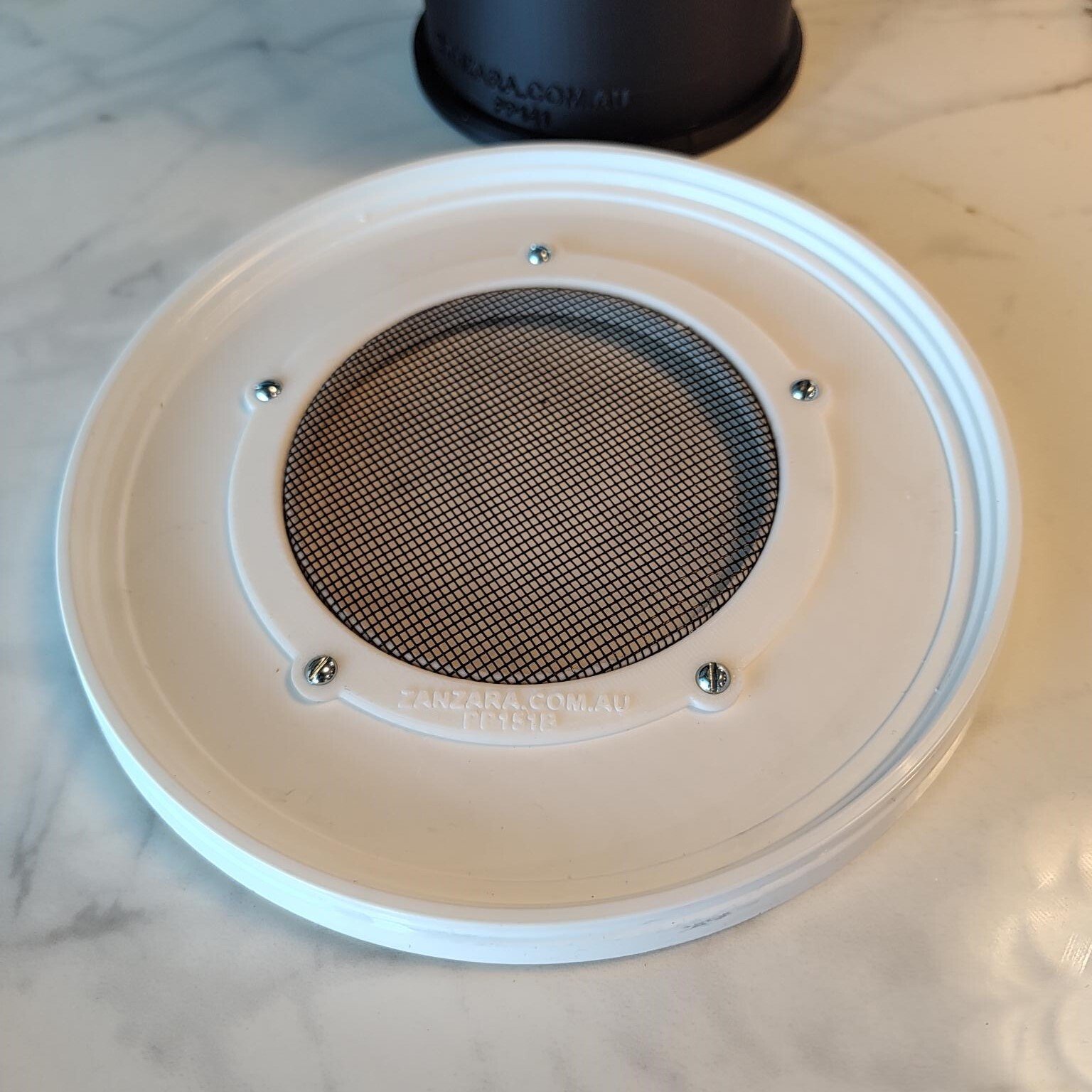 Catch bucket lid